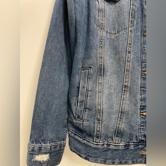 Women’s Jean Jacket - Picture 3 of 5